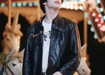 5 Timeless Fashion Pieces To Have In Your Closet